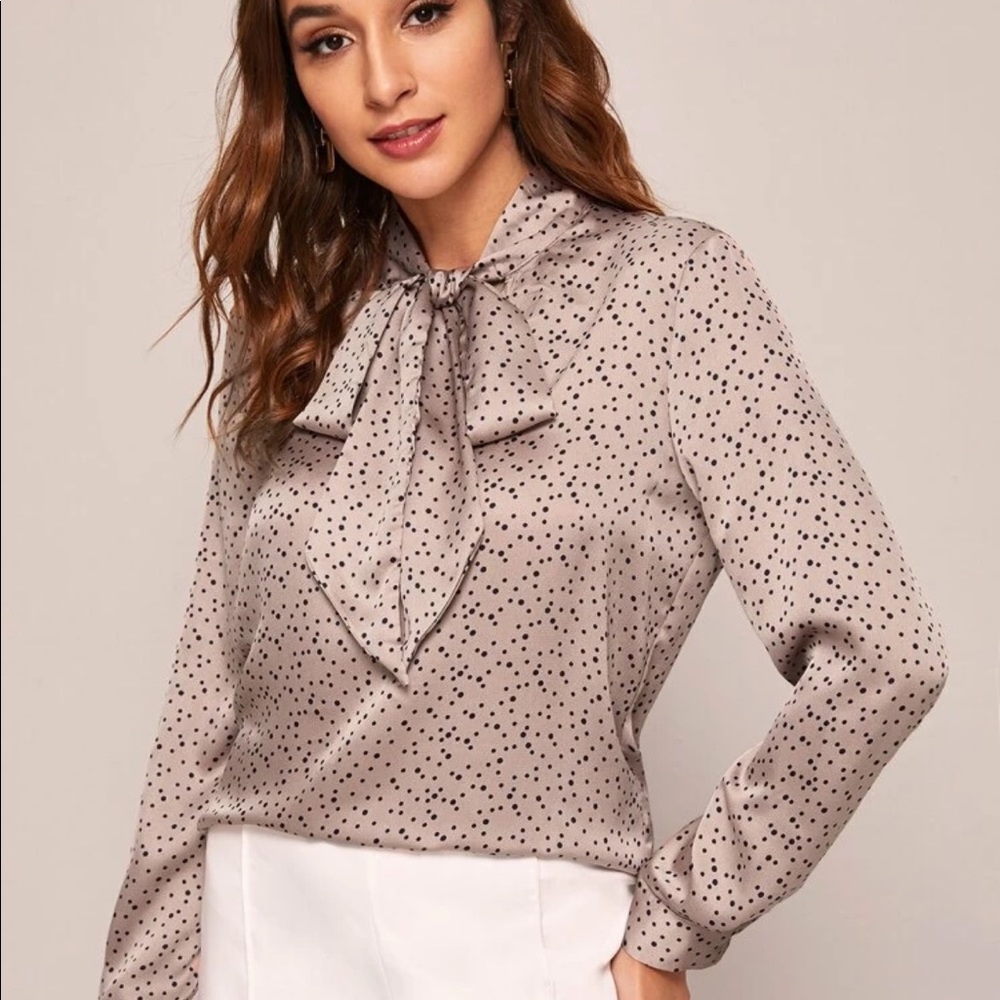 Tie neck polka dot blouse - Picture 6 of 6